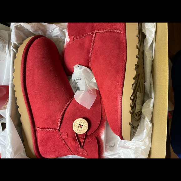 BEFORE BLACK FRIDAY SALE Hello you guys 👋🏾 I have Brand New. $100-$125 an pair - Picture 3 of 5